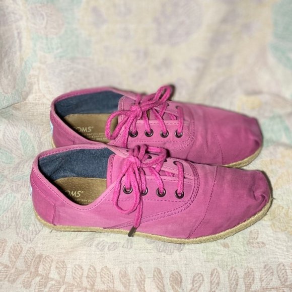 TOMS Bubblegum Pink Lace-up Espadrilles; Size 8.5 - Picture 4 of 7